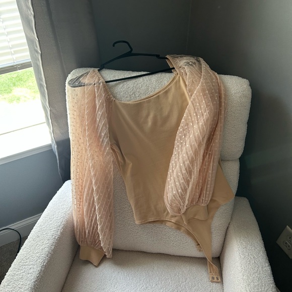 worn once one piece - Picture 1 of 1